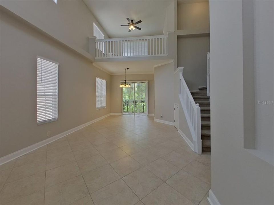 Под контрактом: $2,359 (3 спален, 2 ванн, 1916 Квадратных фут)