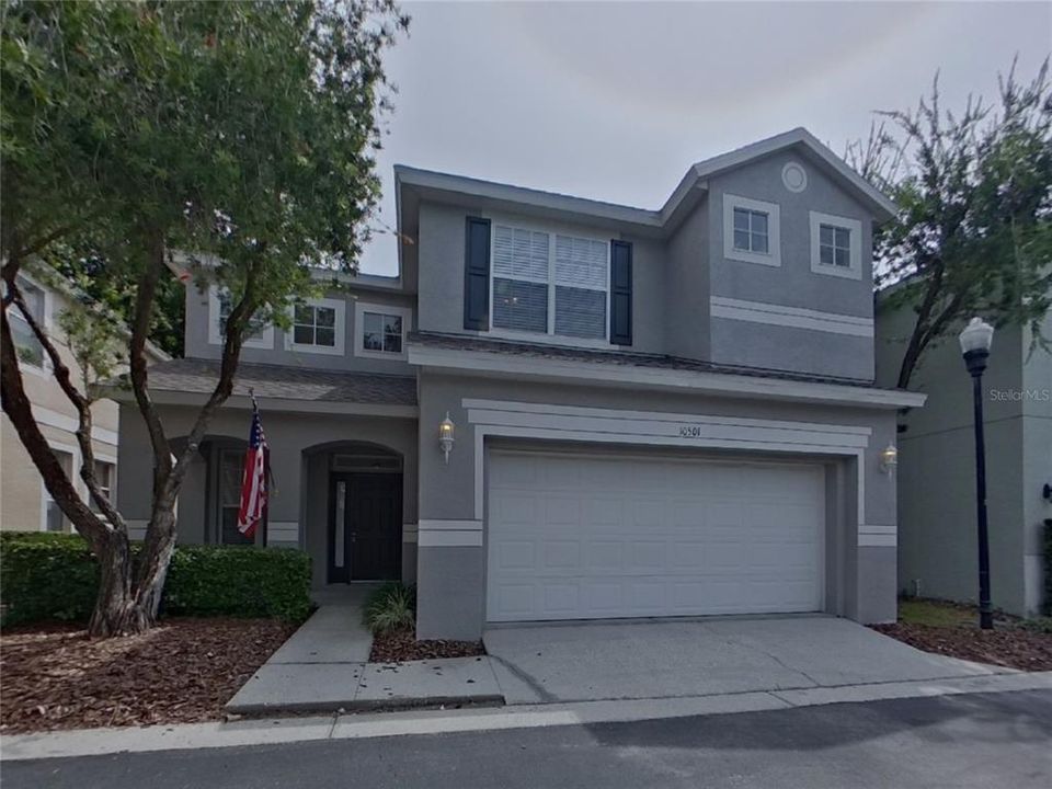 Под контрактом: $2,359 (3 спален, 2 ванн, 1916 Квадратных фут)