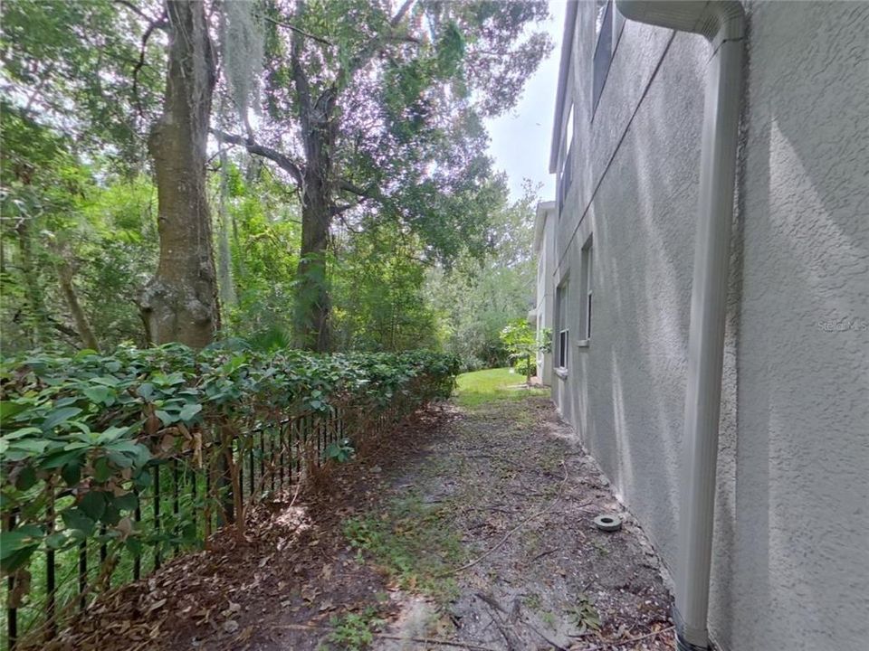 Под контрактом: $2,359 (3 спален, 2 ванн, 1916 Квадратных фут)