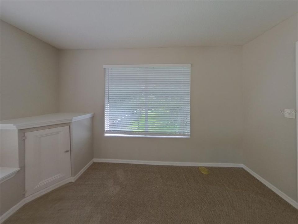 Под контрактом: $2,359 (3 спален, 2 ванн, 1916 Квадратных фут)