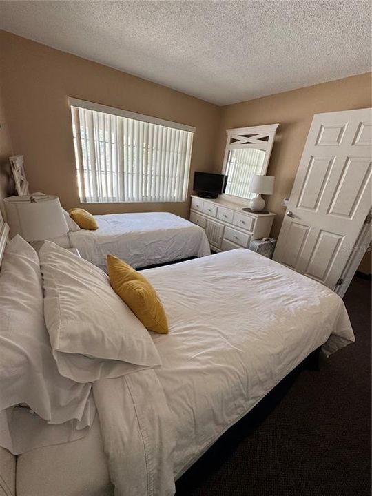 For Rent: $3,200 (2 beds, 2 baths, 912 Square Feet)