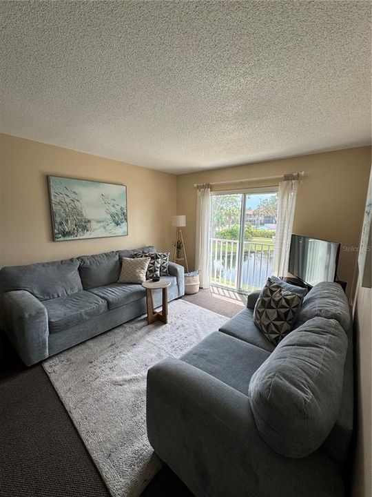 For Rent: $3,200 (2 beds, 2 baths, 912 Square Feet)