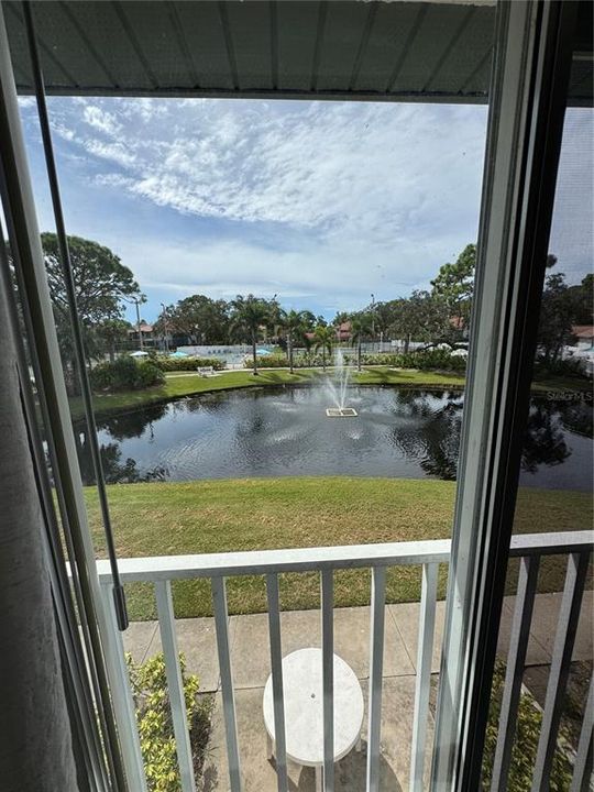 For Rent: $3,200 (2 beds, 2 baths, 912 Square Feet)