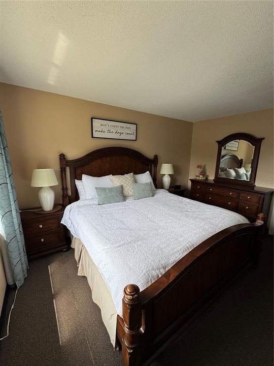 For Rent: $3,200 (2 beds, 2 baths, 912 Square Feet)