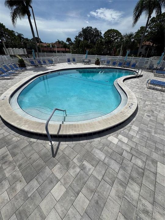 For Rent: $3,200 (2 beds, 2 baths, 912 Square Feet)