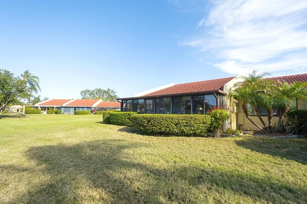 Под контрактом: $215,000 (2 спален, 2 ванн, 1269 Квадратных фут)