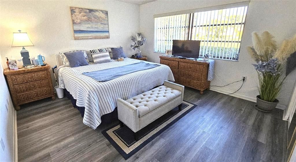 Под контрактом: $215,000 (2 спален, 2 ванн, 1269 Квадратных фут)