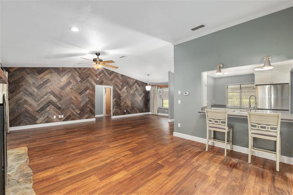 На продажу: $449,000 (3 спален, 2 ванн, 1890 Квадратных фут)