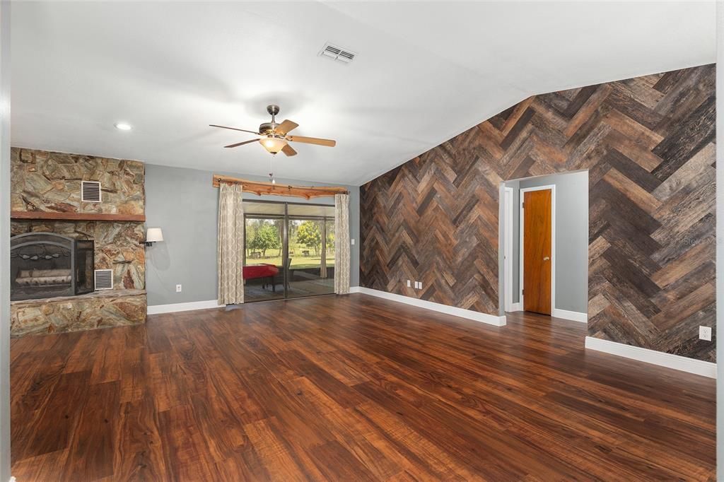 На продажу: $449,000 (3 спален, 2 ванн, 1890 Квадратных фут)