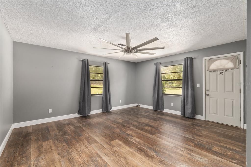 На продажу: $449,000 (3 спален, 2 ванн, 1890 Квадратных фут)