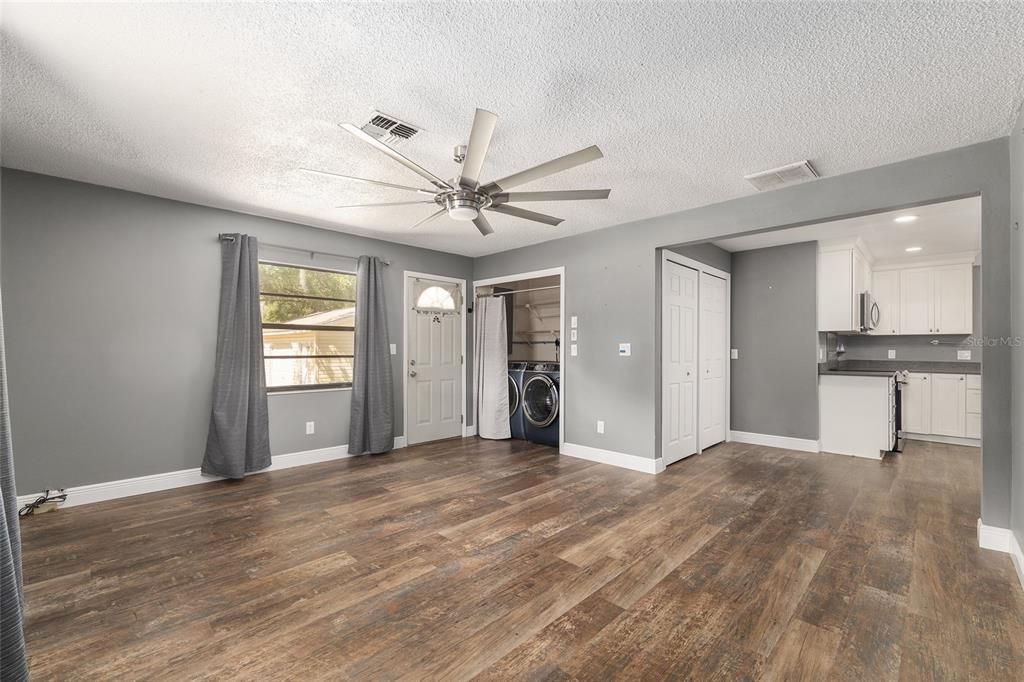 На продажу: $449,000 (3 спален, 2 ванн, 1890 Квадратных фут)