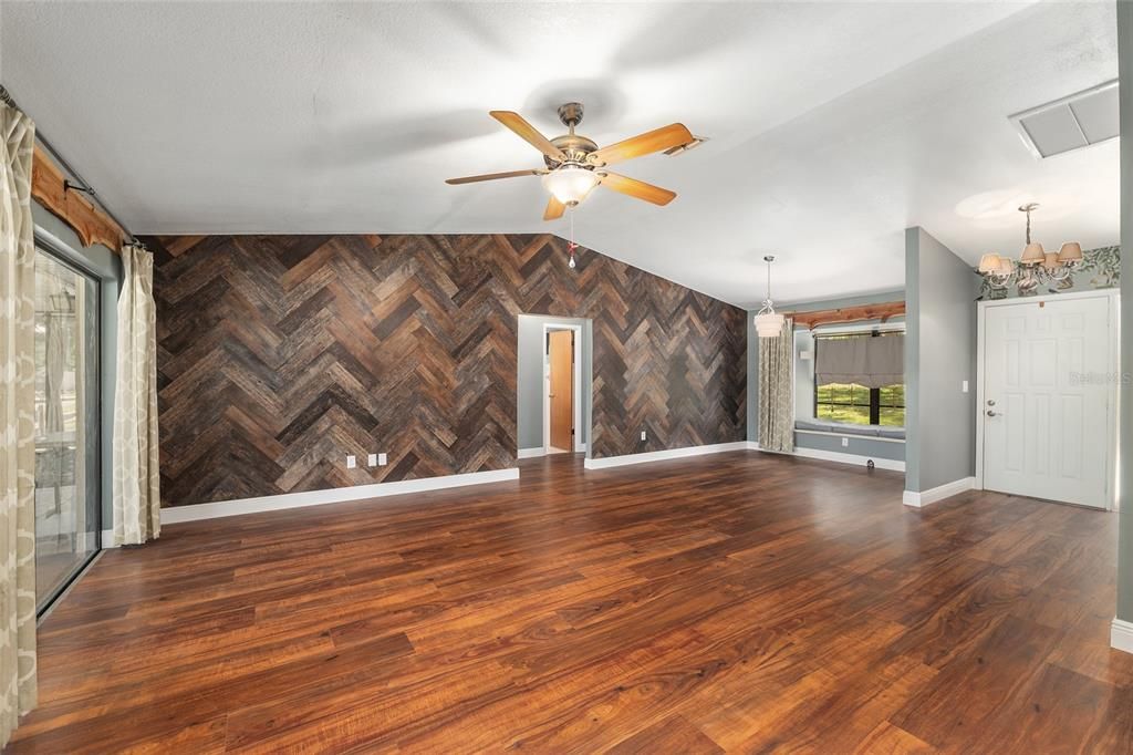 На продажу: $449,000 (3 спален, 2 ванн, 1890 Квадратных фут)