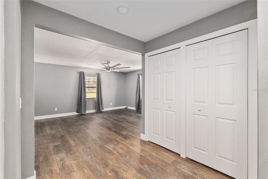 На продажу: $449,000 (3 спален, 2 ванн, 1890 Квадратных фут)