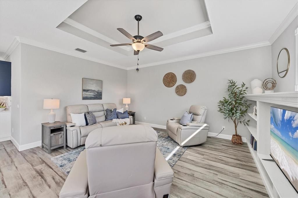 Active With Contract: $549,900 (3 beds, 2 baths, 1956 Square Feet)