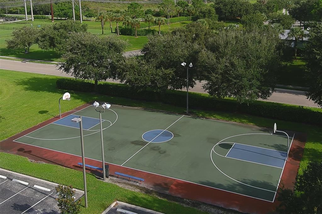 Active With Contract: $549,900 (3 beds, 2 baths, 1956 Square Feet)