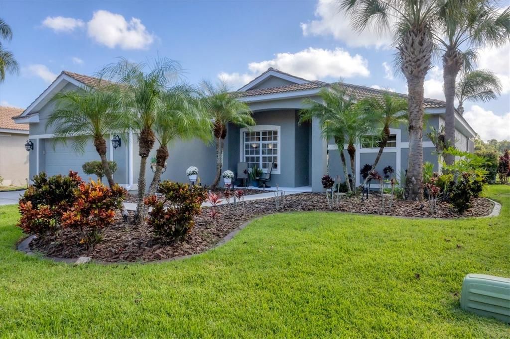 Active With Contract: $549,900 (3 beds, 2 baths, 1956 Square Feet)