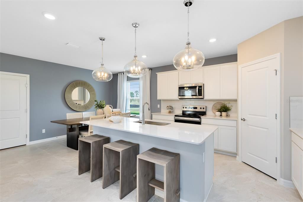 На продажу: $574,990 (5 спален, 3 ванн, 2603 Квадратных фут)