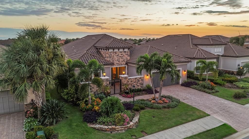 For Sale: $1,449,000 (3 beds, 3 baths, 3004 Square Feet)