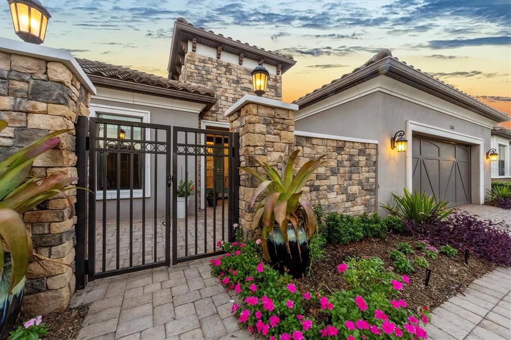 For Sale: $1,449,000 (3 beds, 3 baths, 3004 Square Feet)