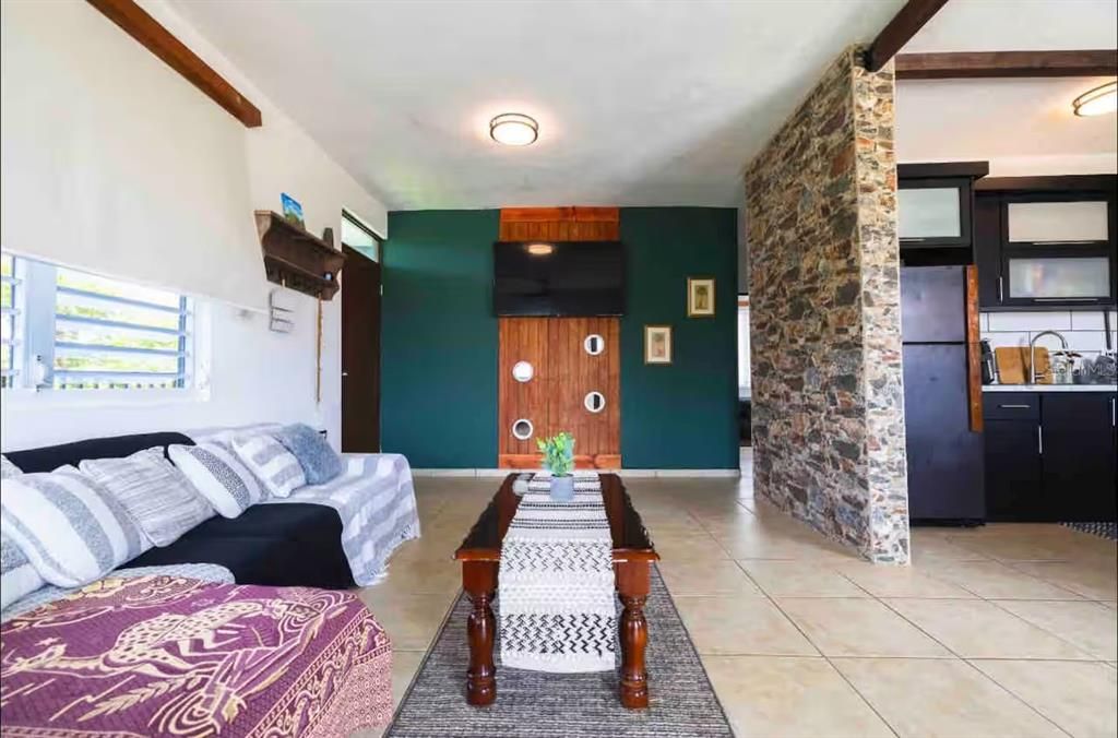 For Sale: $450,000 (2 beds, 1 baths, 1000 Square Feet)