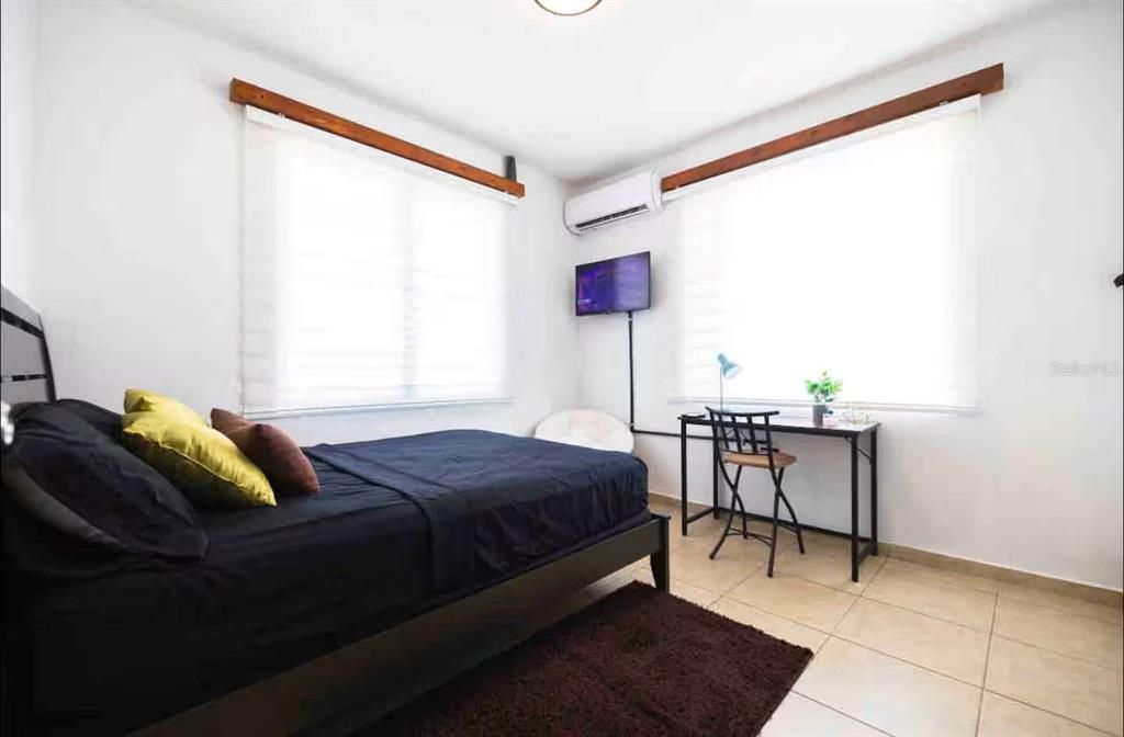 For Sale: $450,000 (2 beds, 1 baths, 1000 Square Feet)