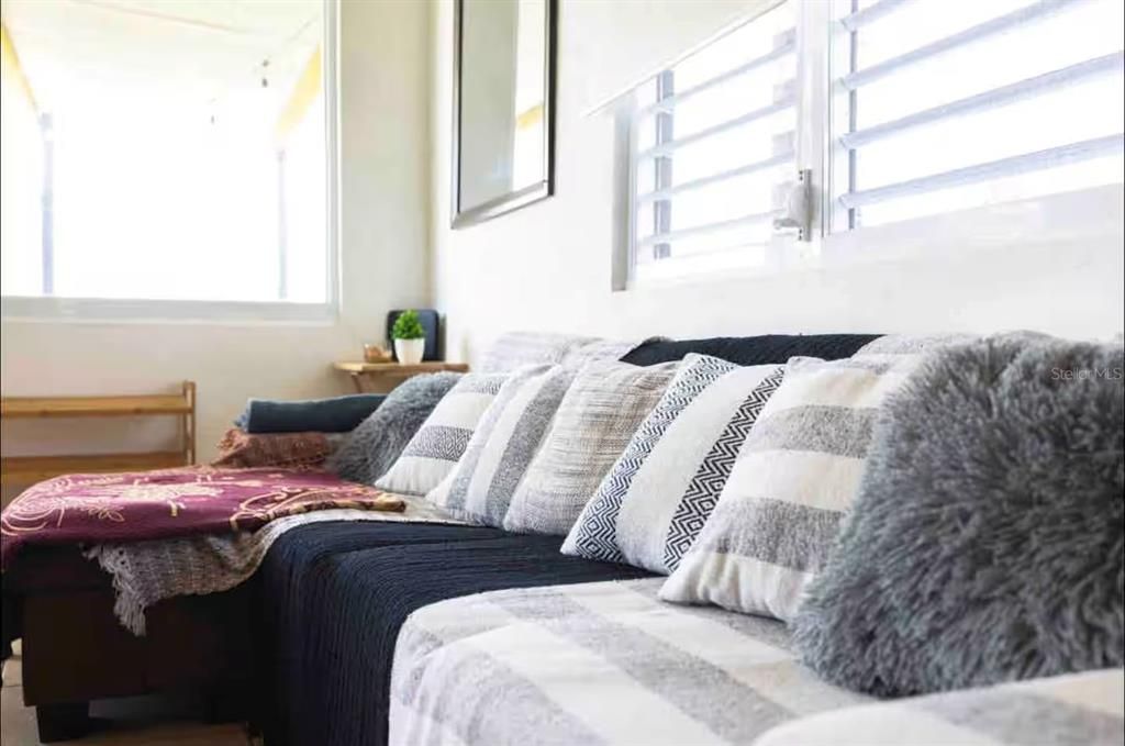 For Sale: $450,000 (2 beds, 1 baths, 1000 Square Feet)