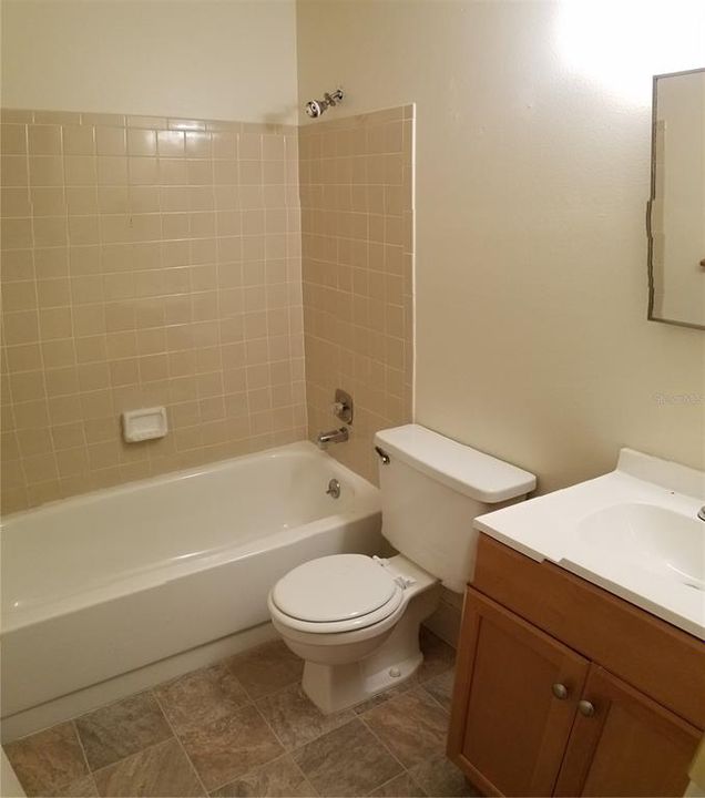 На продажу: $190,000 (3 спален, 2 ванн, 1246 Квадратных фут)