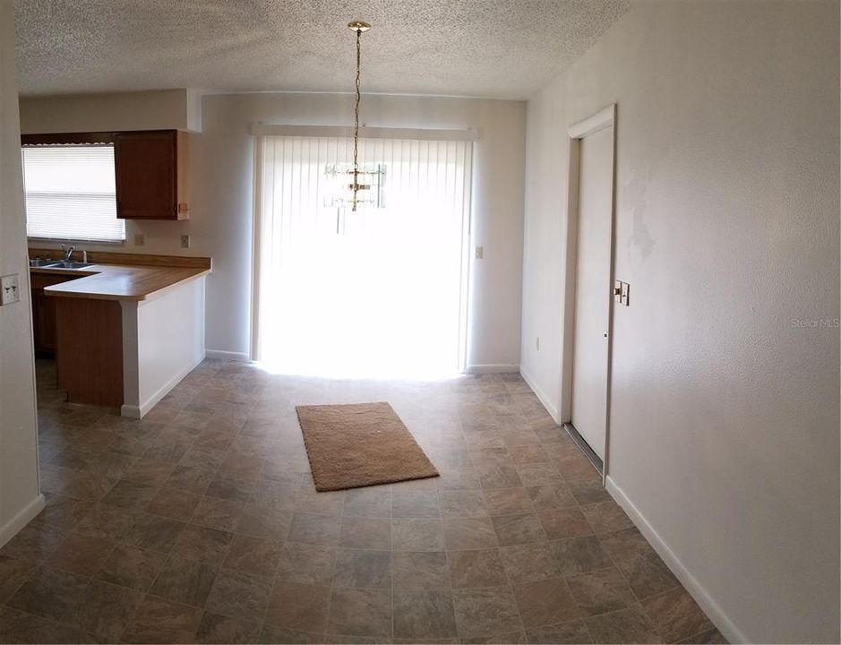 На продажу: $190,000 (3 спален, 2 ванн, 1246 Квадратных фут)