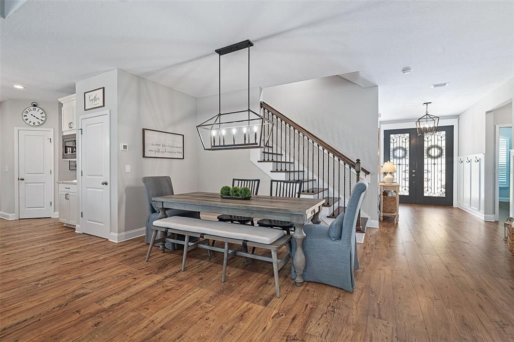 Activo con contrato: $715,000 (5 camas, 4 baños, 3213 Pies cuadrados)