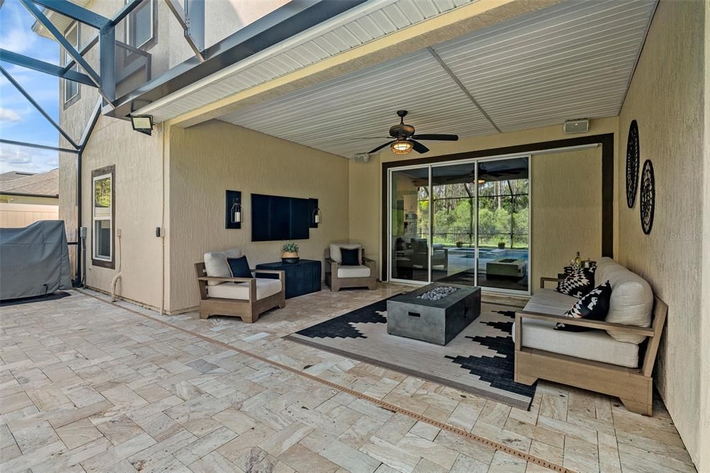 Activo con contrato: $715,000 (5 camas, 4 baños, 3213 Pies cuadrados)