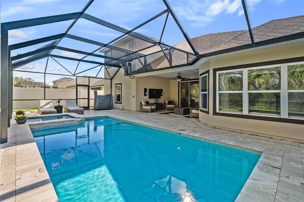 Activo con contrato: $715,000 (5 camas, 4 baños, 3213 Pies cuadrados)