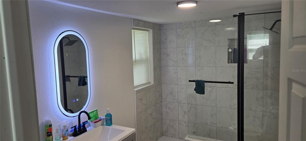 En Venta: $219,800 (4 camas, 2 baños, 1409 Pies cuadrados)