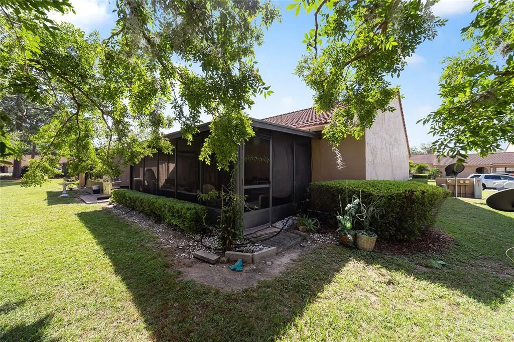 For Sale: $186,000 (2 beds, 2 baths, 1049 Square Feet)