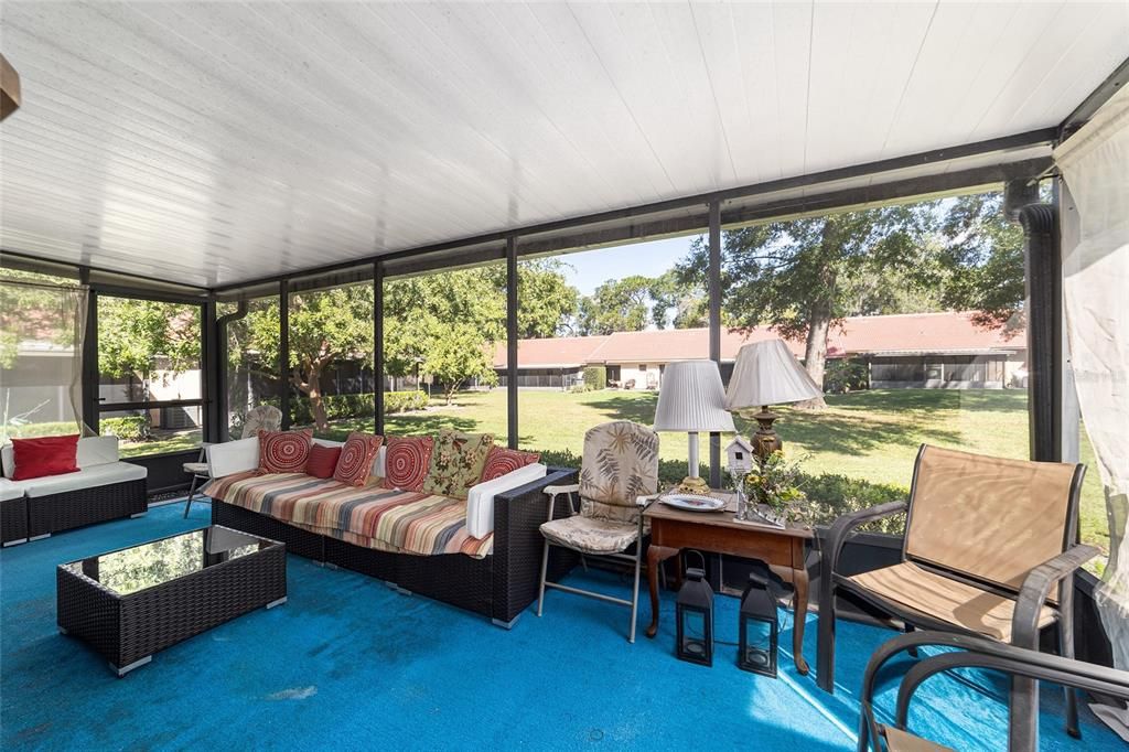 For Sale: $186,000 (2 beds, 2 baths, 1049 Square Feet)