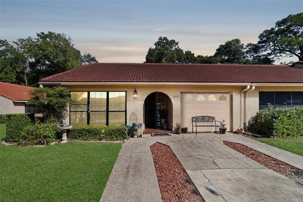 For Sale: $186,000 (2 beds, 2 baths, 1049 Square Feet)