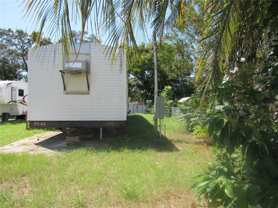 For Sale: $99,900 (3 beds, 2 baths, 804 Square Feet)
