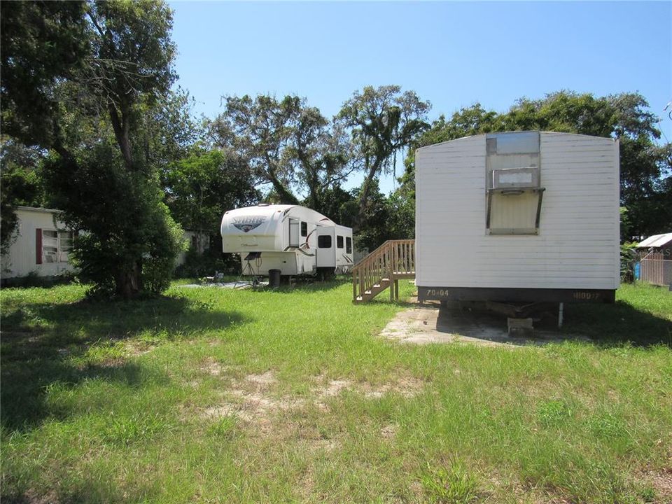 For Sale: $99,900 (3 beds, 2 baths, 804 Square Feet)