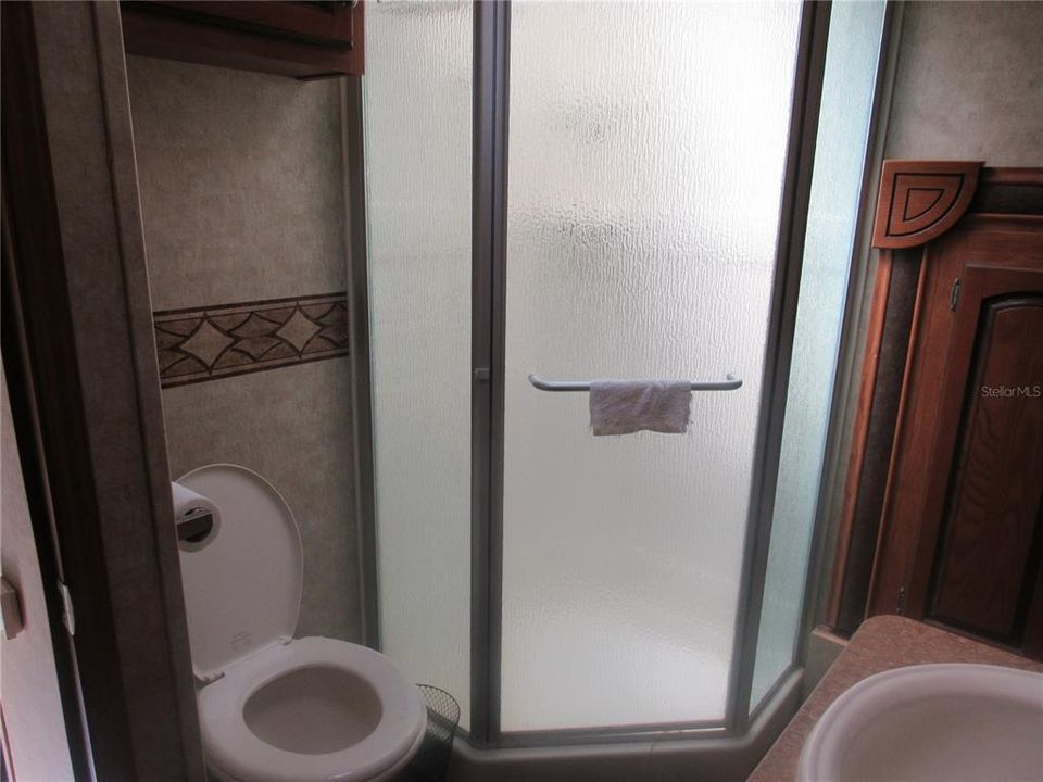 For Sale: $99,900 (3 beds, 2 baths, 804 Square Feet)