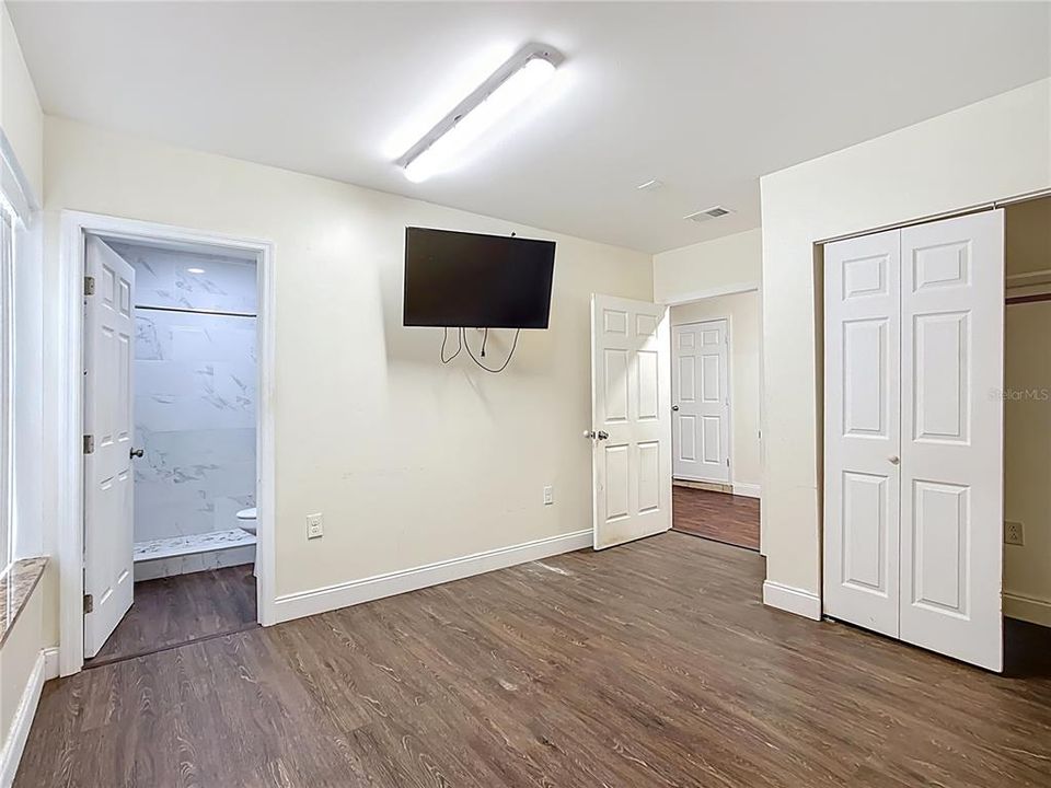 Под контрактом: $390,000 (3 спален, 4 ванн, 2003 Квадратных фут)