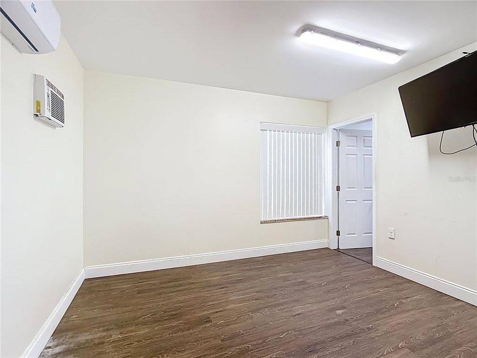 Под контрактом: $390,000 (3 спален, 4 ванн, 2003 Квадратных фут)