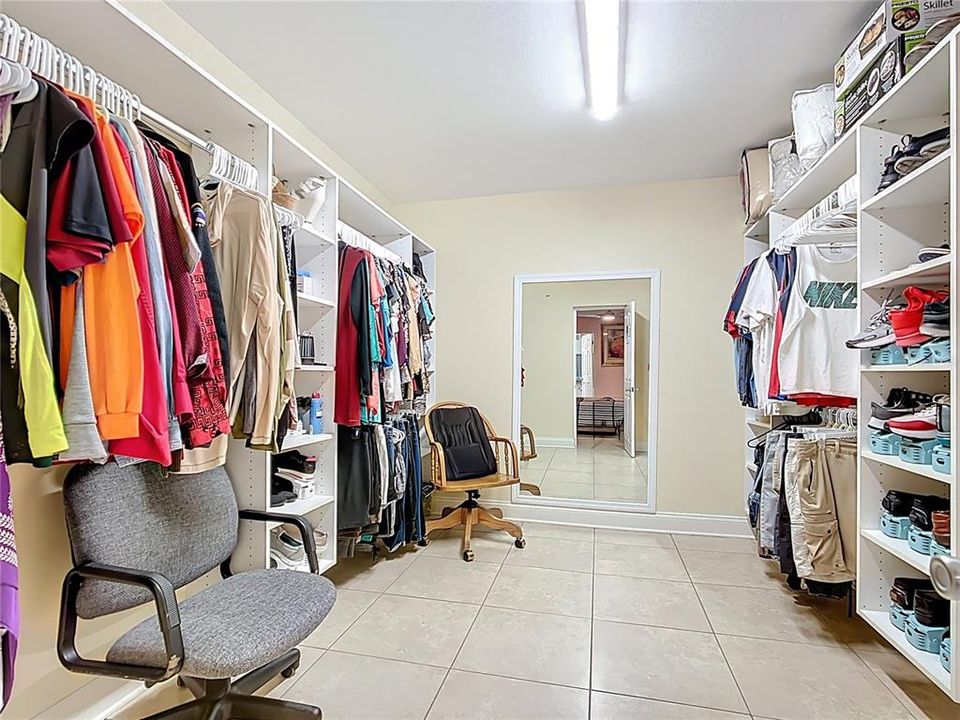 Под контрактом: $390,000 (3 спален, 4 ванн, 2003 Квадратных фут)