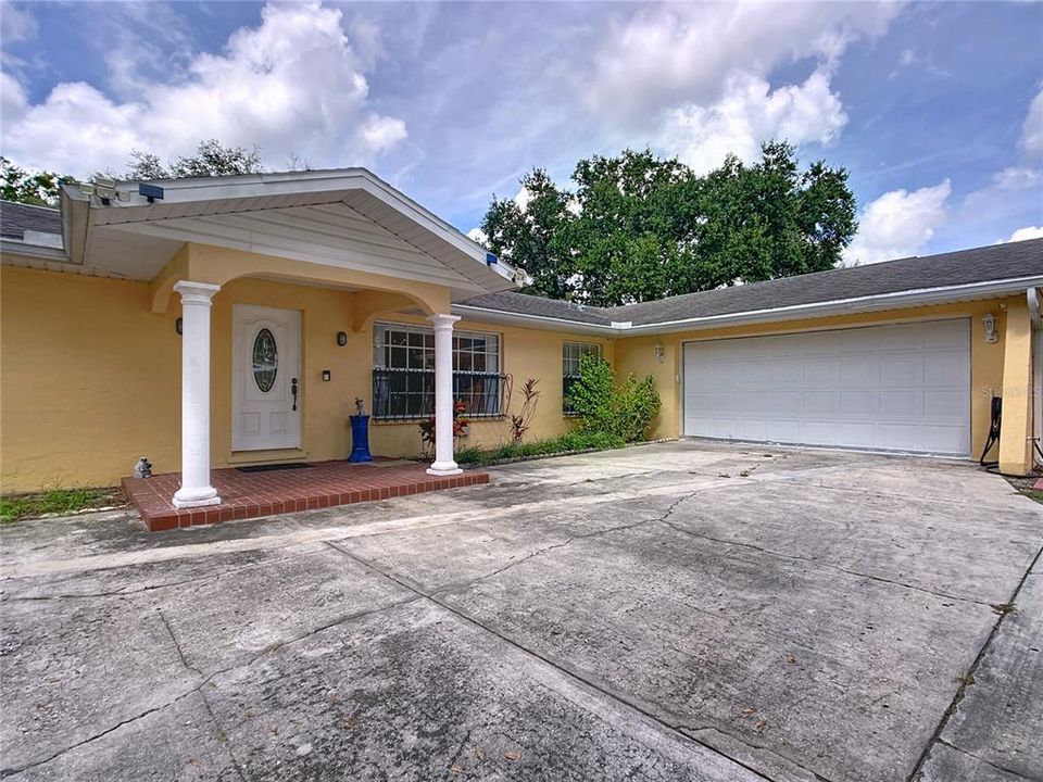 Под контрактом: $390,000 (3 спален, 4 ванн, 2003 Квадратных фут)