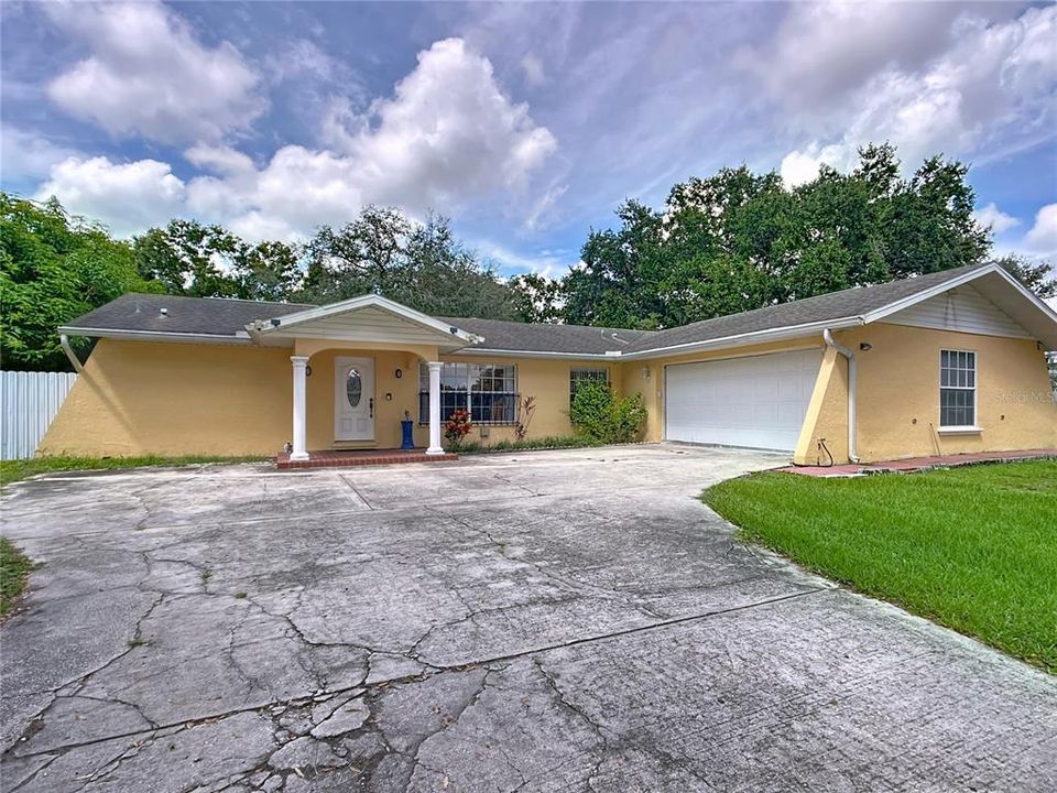 Под контрактом: $390,000 (3 спален, 4 ванн, 2003 Квадратных фут)