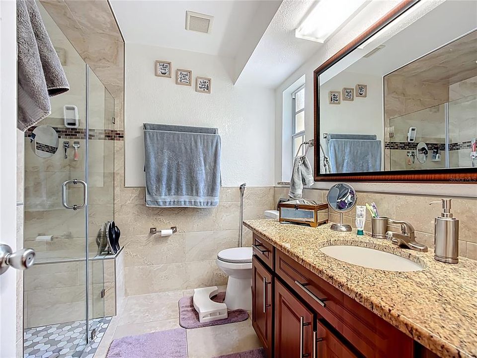 Под контрактом: $390,000 (3 спален, 4 ванн, 2003 Квадратных фут)