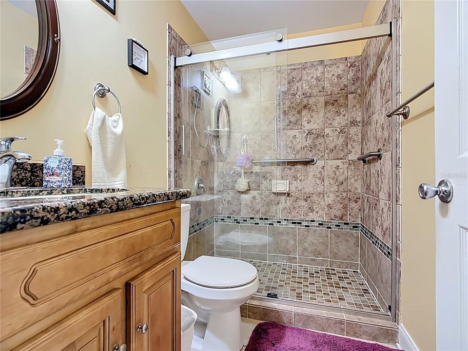 Под контрактом: $390,000 (3 спален, 4 ванн, 2003 Квадратных фут)