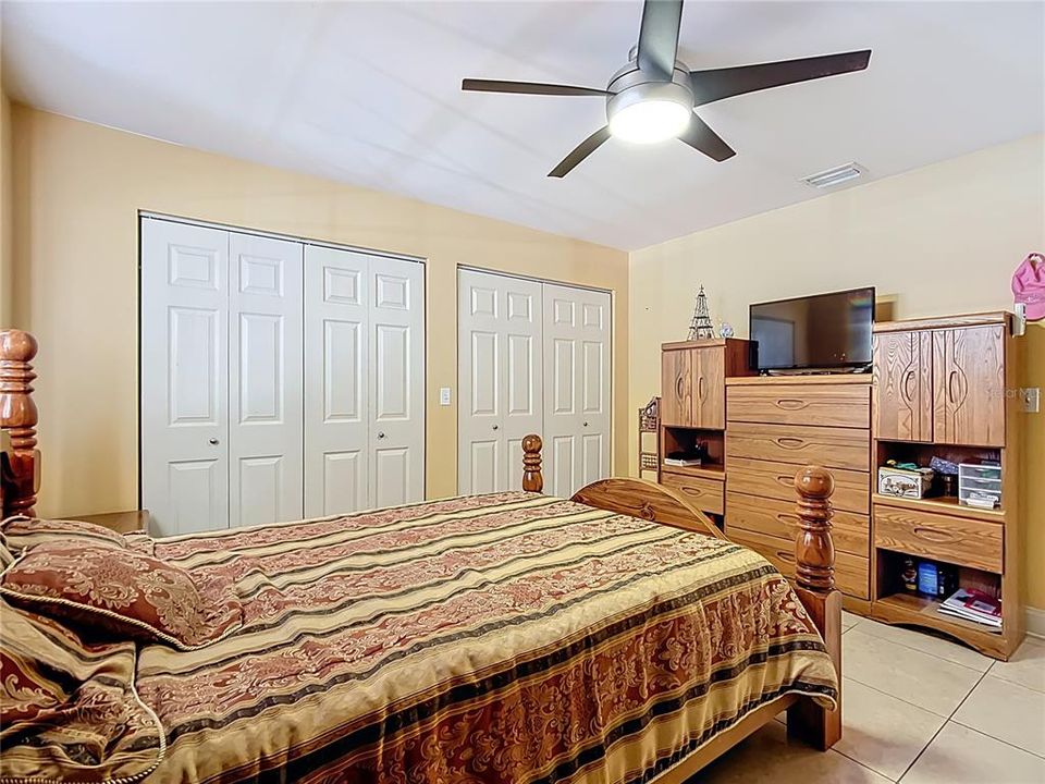 Под контрактом: $390,000 (3 спален, 4 ванн, 2003 Квадратных фут)