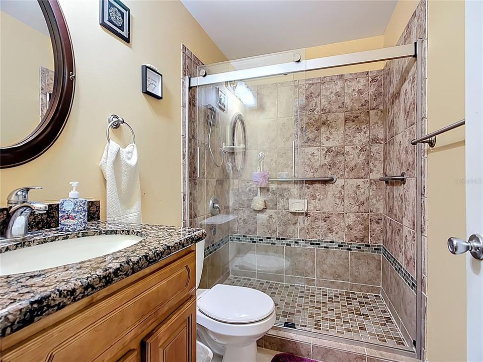 Под контрактом: $390,000 (3 спален, 4 ванн, 2003 Квадратных фут)