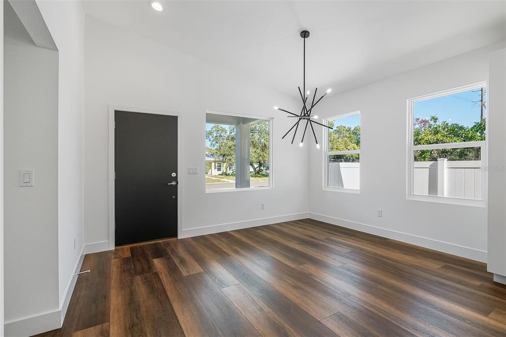 Active With Contract: $3,000 (3 beds, 2 baths, 1425 Square Feet)