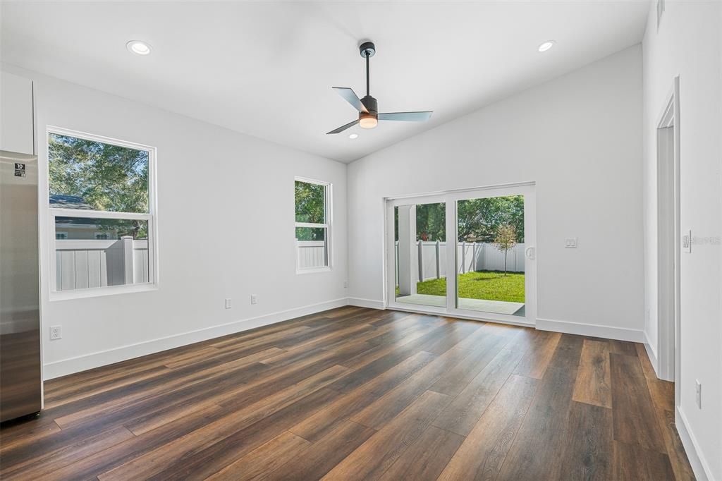 Active With Contract: $3,000 (3 beds, 2 baths, 1425 Square Feet)