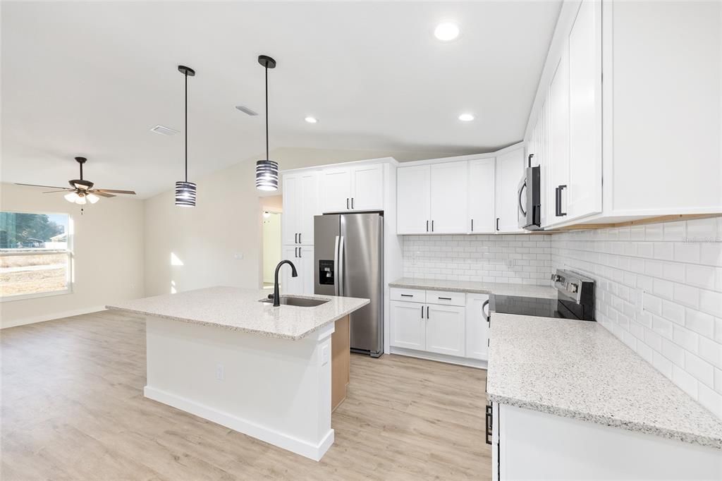 待售: $249,000 (3 贝兹, 2 浴室, 1326 平方英尺)